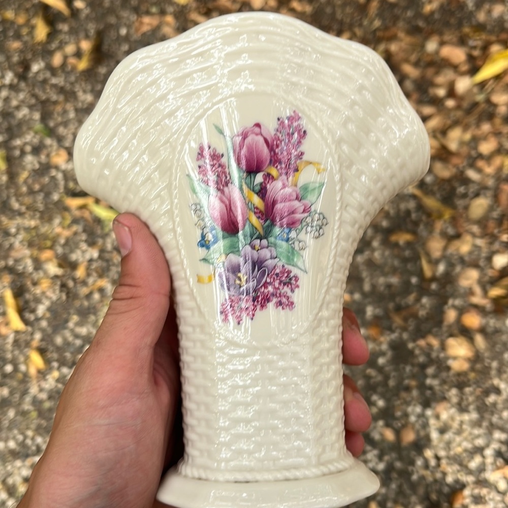 Vintage Lenox beautiful flower vase
